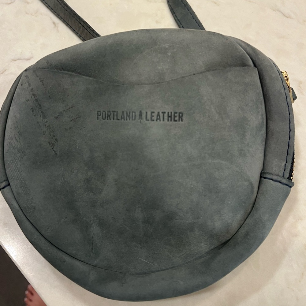 Portland Leather Slate Gray Round Bag